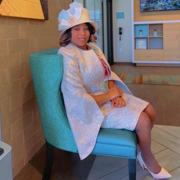 Meet your Posher, Rosita - Picture 2 of 2